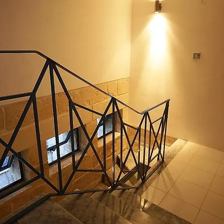 Castille Penthouses Aparthotel 3*