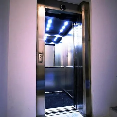 Aparthotel Castille Penthouses 3*